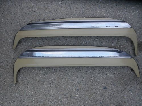 1974 chevrolet caprice factory rear fender skirts (2)