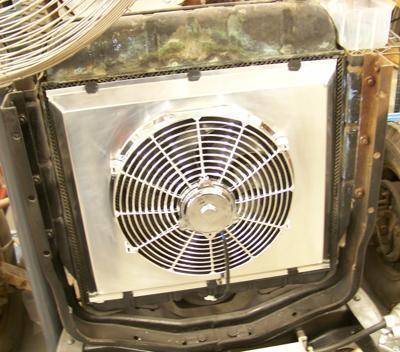 Electric radiator cooling fan w/ shroud ** no reserve