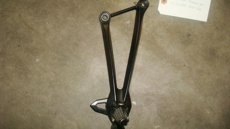 09 kawasaki zx-6 zx6 rear right passenger peg and bracket