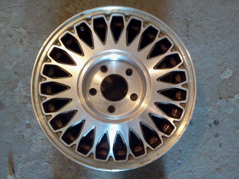 * 15 inch factory alloy rim - cadillac deville / seville / 1985-1993