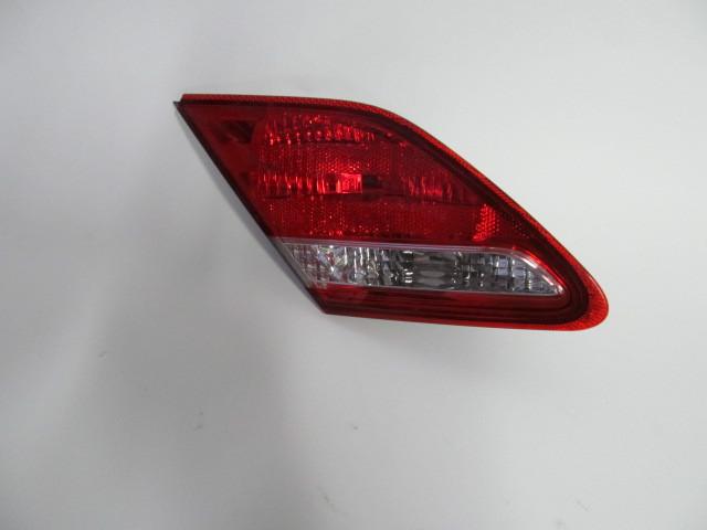 08 09 2010 toyota avalon oem left lid mounted tail light nice!