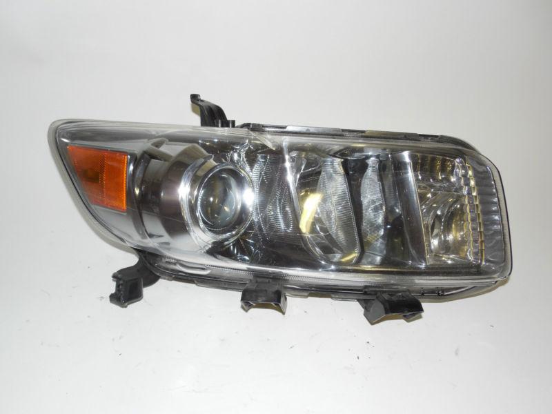 08 09 2010 scion xb oem right headlight nice! 