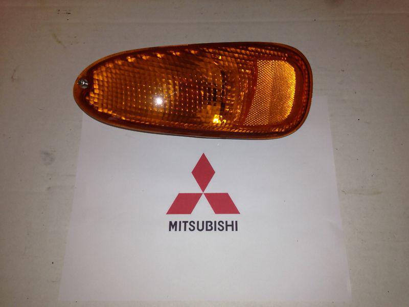 1994-1998 dsm mitsubishi 3000gt driver left corner marker turn signal light