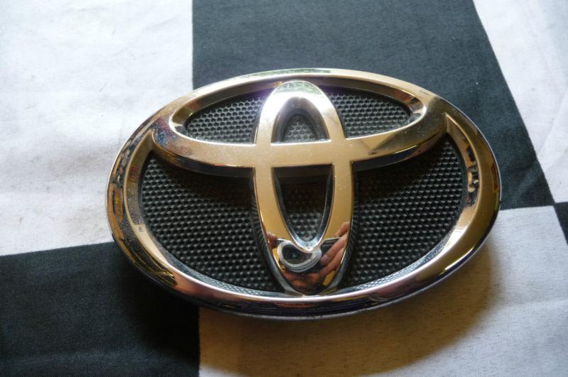 Toyota camry radiator grill emblem 7531106060 ; 7531133130 oem oe 