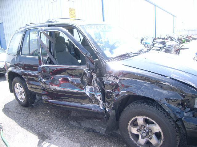 98 99 00 01 02 sportage r. tail light 398394