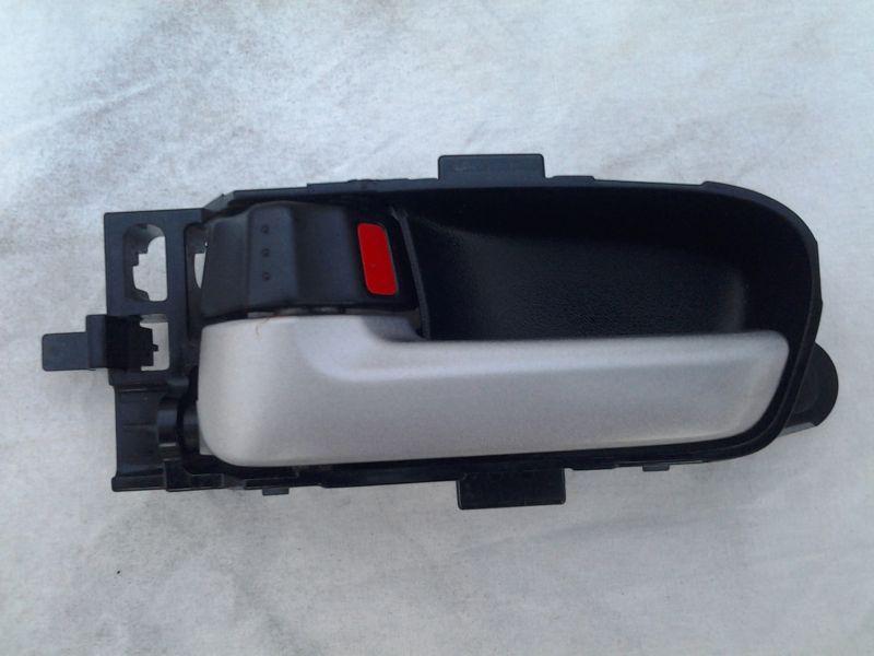 06-12 suzuki grand vitara - door handle - left