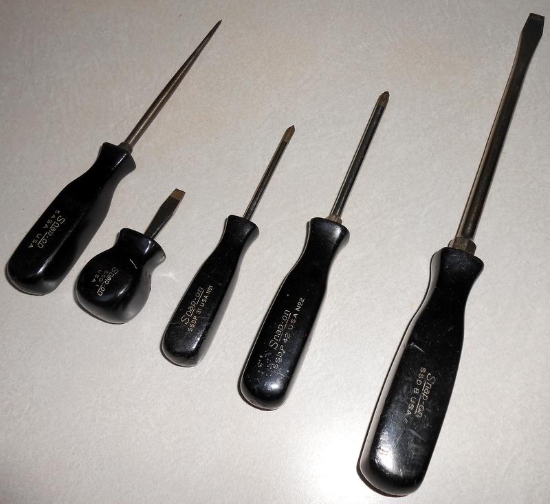 Nice vintage lot of 4 snap on black handle screwdriver & 1 scratch awl 5asa