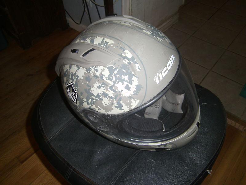 Icon camouflage motorcycle helmet size medium!!!!