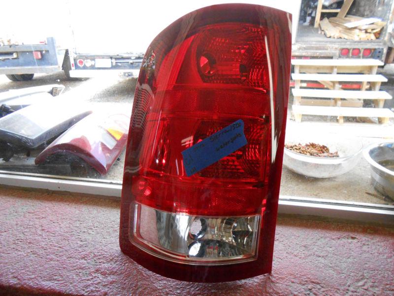 Gmc sierra 1500 left tail light lamp 2007 2008 2009 2010 2011 2012 driver