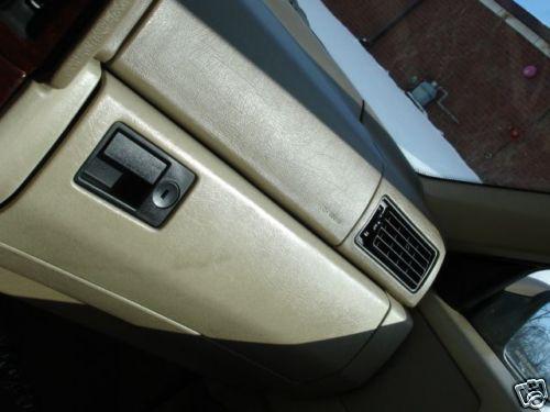 Volvo 850 genuine glove box door with latch reciever and arms ec fully tested