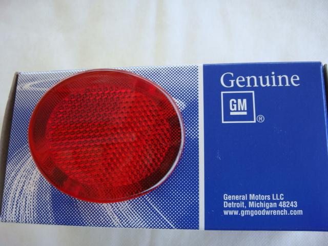 Chevrolet gmc envoy 2003 2004 2005 2006 door panel red reflector oem new