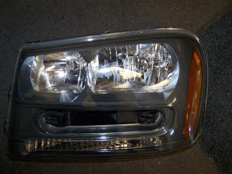 Headlight assembly 2002-2009 chevrolet trailblazer