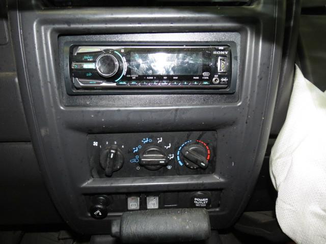 2000 jeep cherokee radio trim dash bezel 2535179