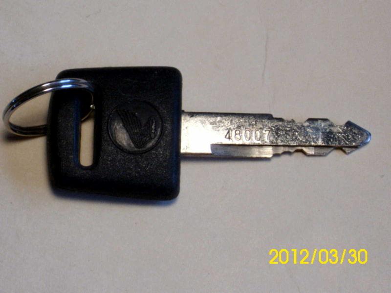 Honda vintage key- " tec " very good used,1 only p# 48007