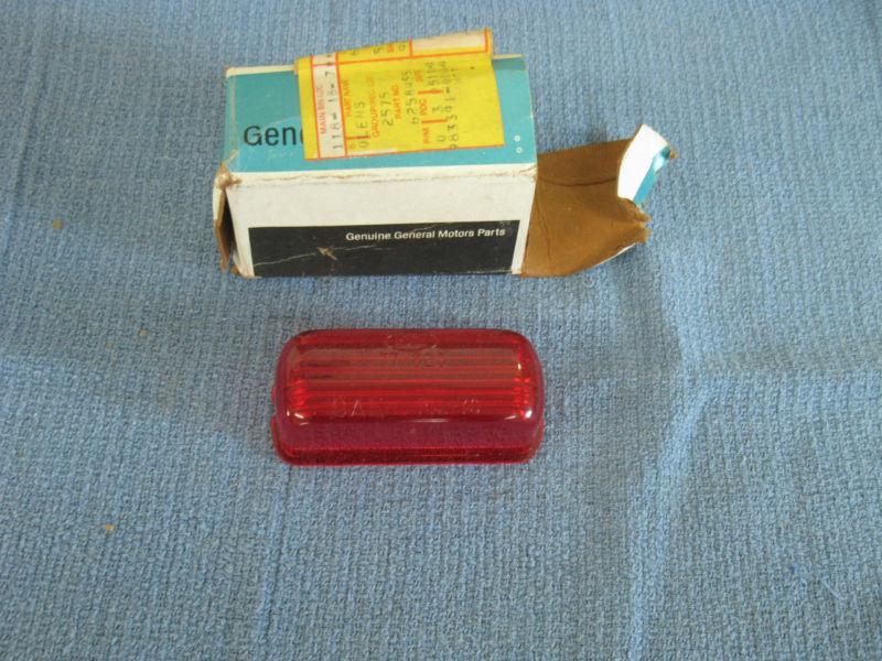 1979 82 chevy ck 30 tailgate light lens nos   913