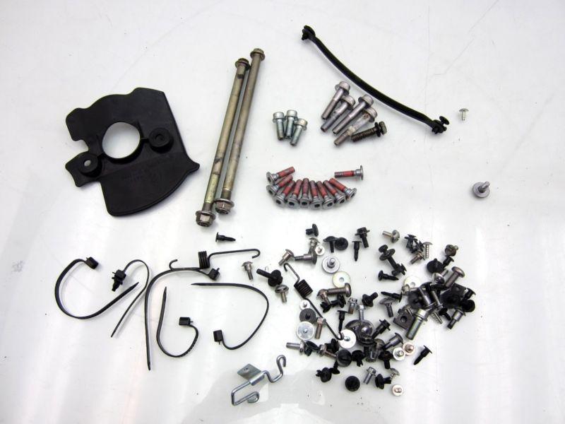 09 10 11 gsxr1000 gsxr 1000 gsx-r1000 fasteners screws hardware