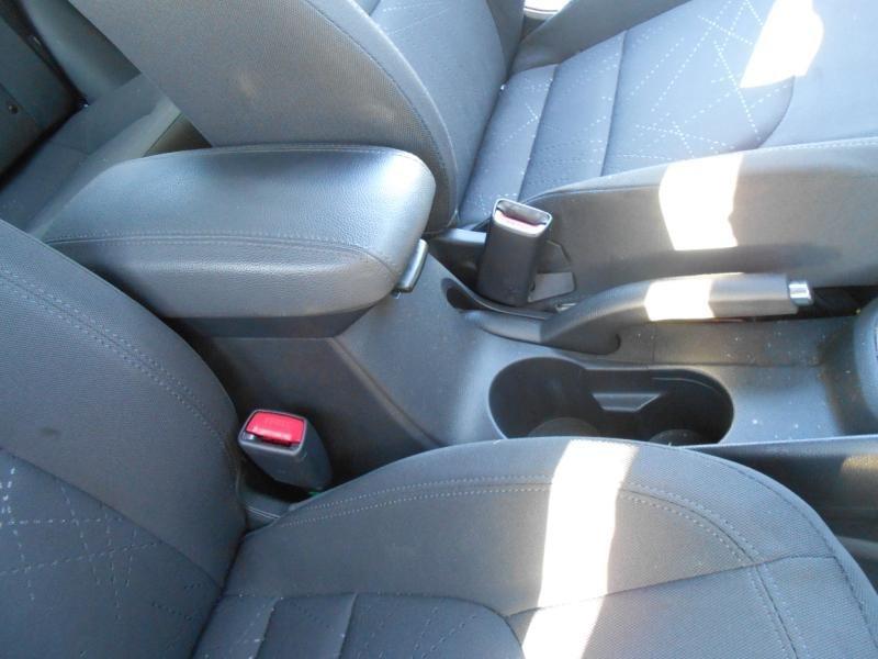 12 kia rio console