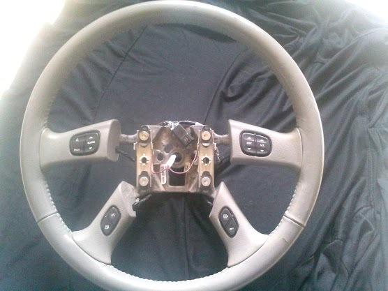 2003-2006 gmc yukon sierra denali steering wheel with radio controls leather   
