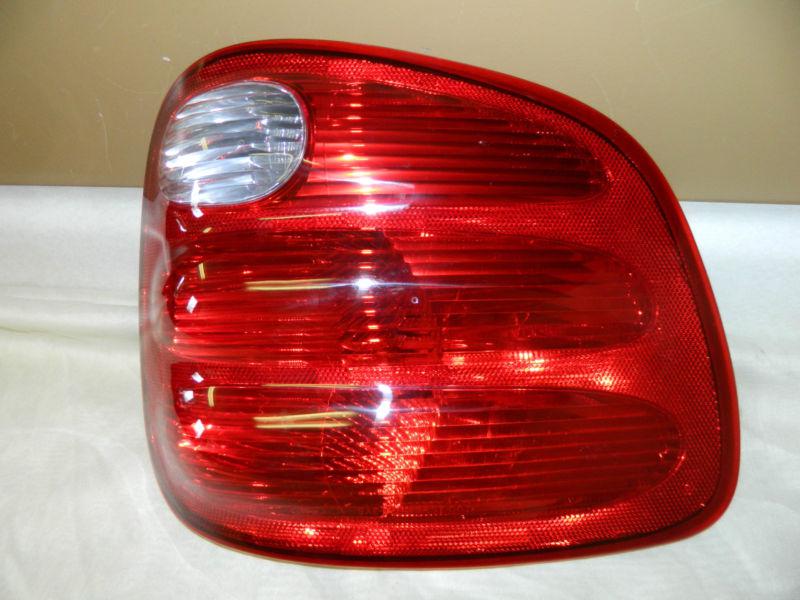 Oem 2001-2003 ford f-150 f150 stepside  right / passenger side tail light