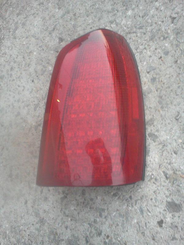 00-05 cadillac deville tail light rh passenger side