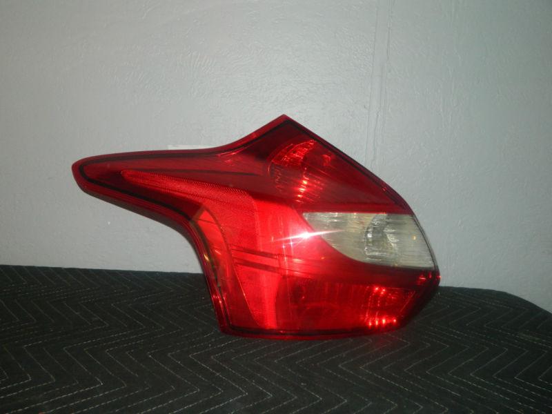 Oem 2012-2013 ford focus left / driver  side tail light assembly