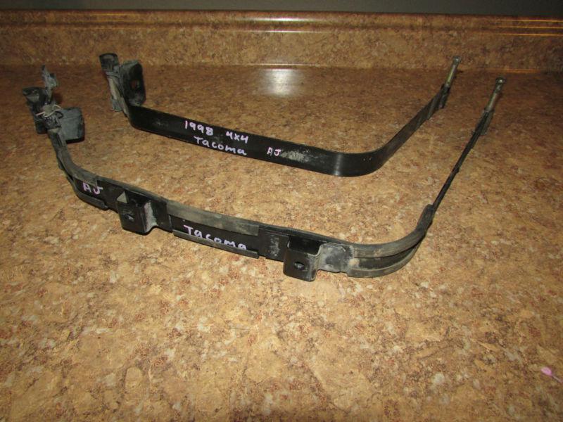 Toyota 4x4 hilux tacoma pickup truck fuel gas tank support mounting straps 1998