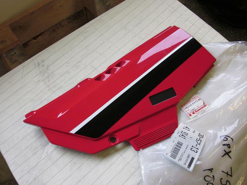 Kawasaki zx750 gpx750 red left side cover lh 36002-5473-b1 nos