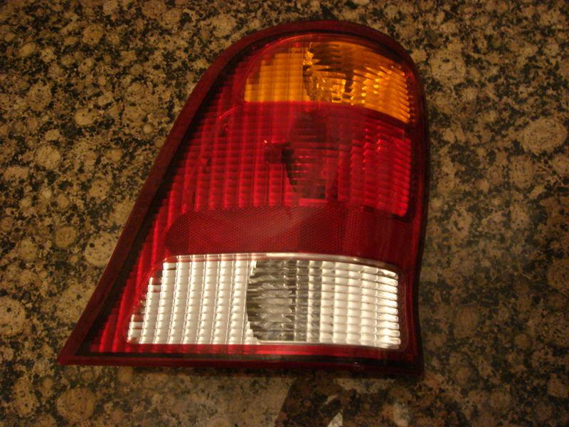 1999-2003 ford windstar tail light assembly left driver side