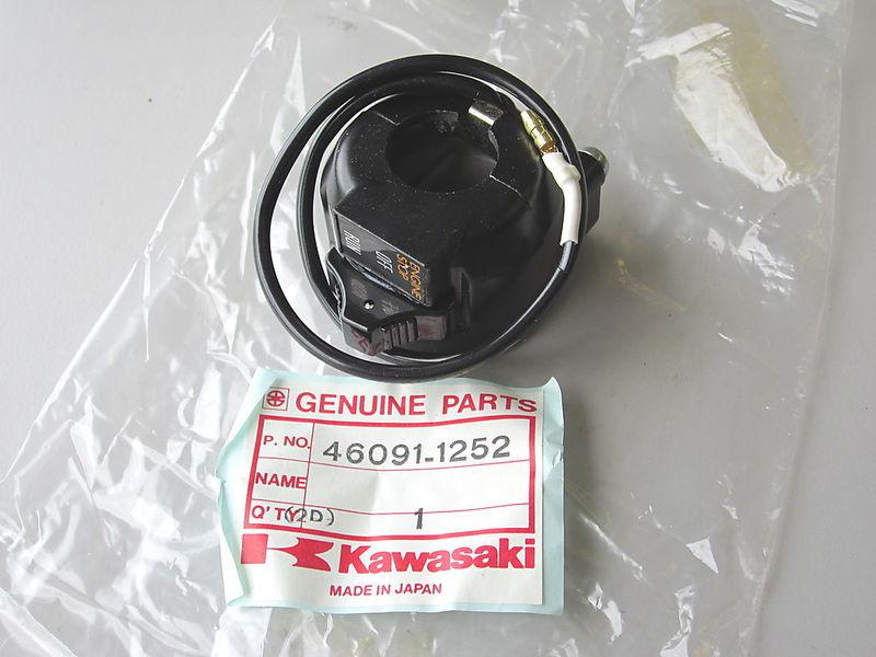 Kawasaki kh125 kh 125  light switch 46091-1252 nos