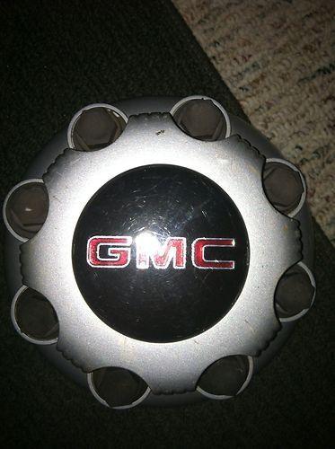 Gmc oem 8 lug center cap used