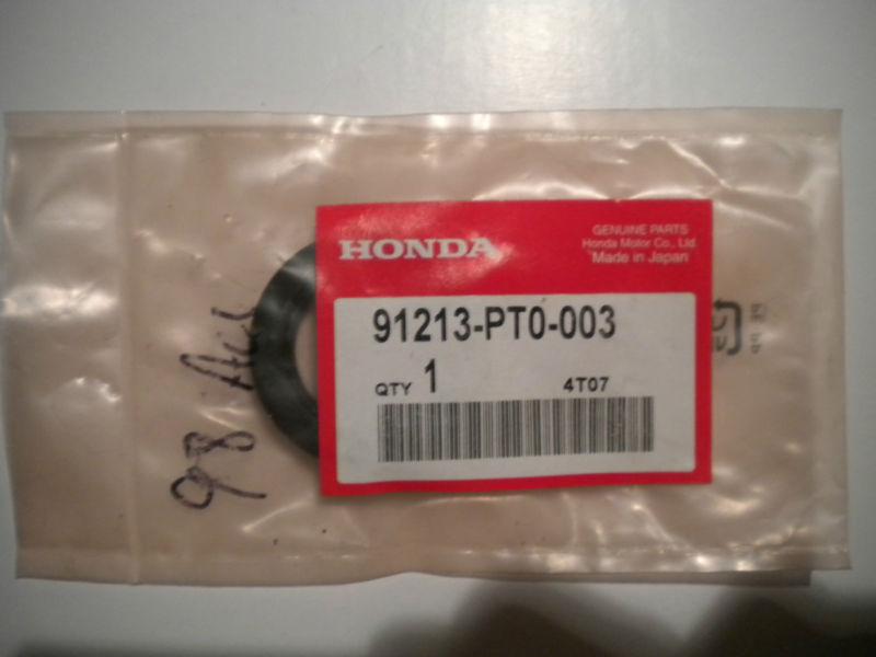 Oem honda part  oil seal (28x42x8) (arai)  part no. 91213-pt0-003