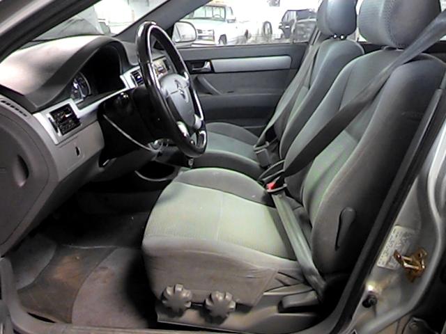 2006 suzuki forenza front driver seat belt & retractor only gray