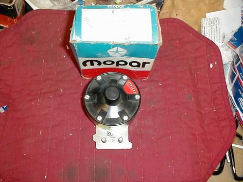 Nos mopar 1974-5 vacuum amplifier w/ california emissio