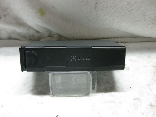 01-07 mercedes c230,280,320 cd changer w/mag 6 disc oem