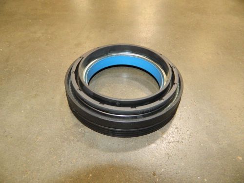 Inner axle knuckle vacuum hub seal ford f250 f350 dana 50 or 60 front 1998-2004