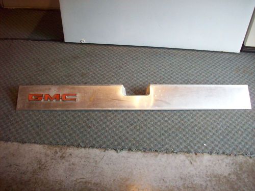 73 - 87 gmc sierra truck tailgate trim molding