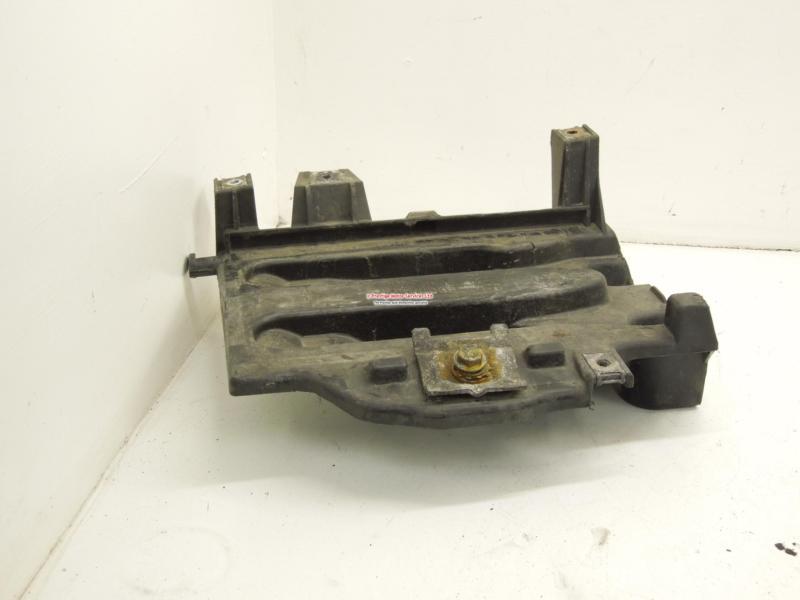 Audi tt 8n battery tray and clamp 8n8804373