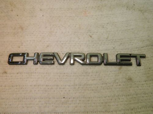 Chevrolet venture 1997-2005 rear lift gate emblem part #10237582