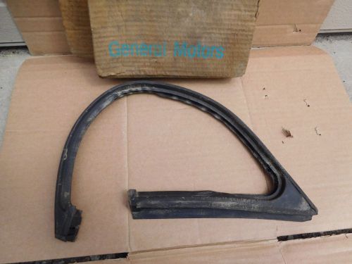 1967-1972 nos gm, left vent window seal weatherstrip