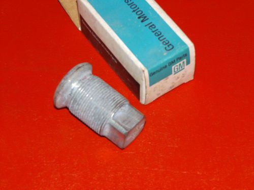 Nos gm 1956-1965 chevrolet gmc big truck wheel inner cap nut 2201406 57 58 59 60