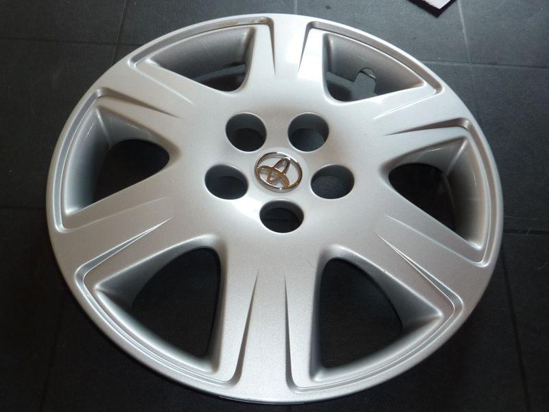 Toyota corolla hubcap wheelcover great replacement 2005-08 retail $91 ea oem c9