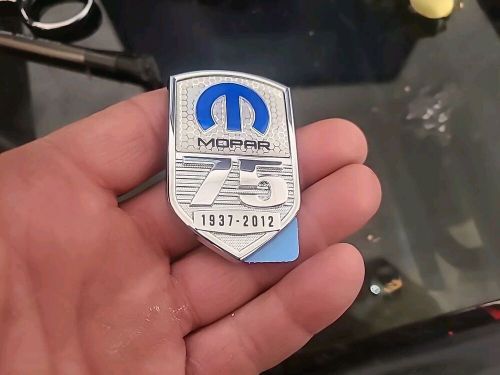 2012 mopar 75 years anniversary fender emblem .. 68184693aa