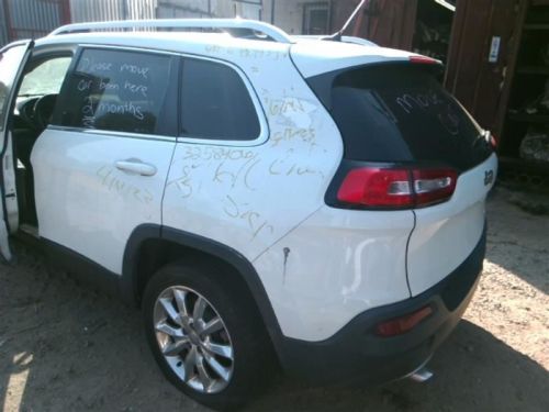 Roof glass rear fits 14-20 cherokee 789692