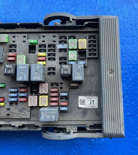 07 08 09 cadillac escalade engine fuse box relay junction block panel 15092625