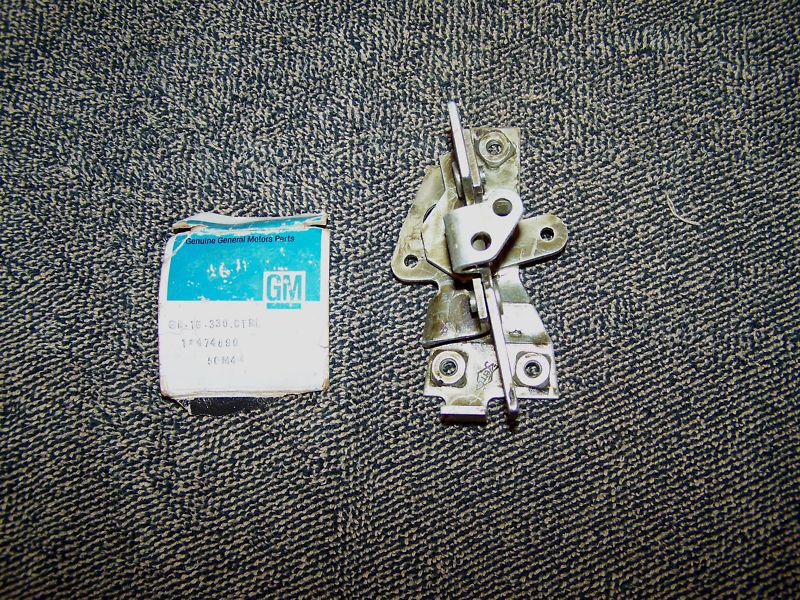 Gm latch assembly - 474890 - fits g10 g20 g30 van - nos