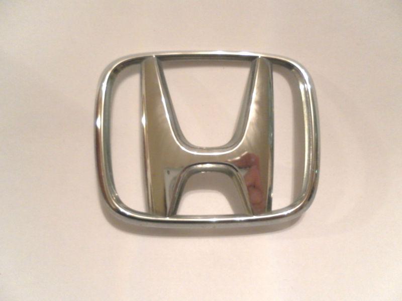 2006-2007 honda accord trunk h emblem