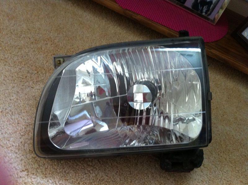 1995 2004 toyota tacoma drivers side headlight