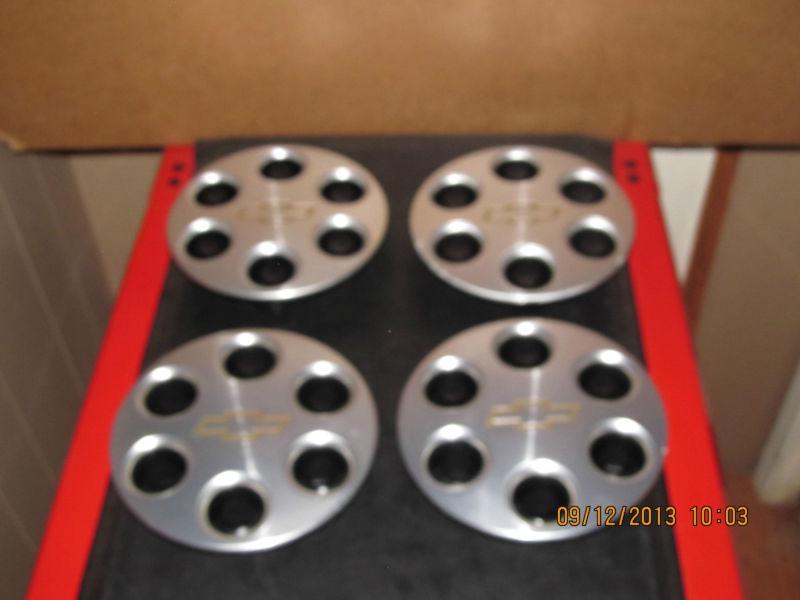 Chevy avalanche tahoe suburban set of wheel center caps oem