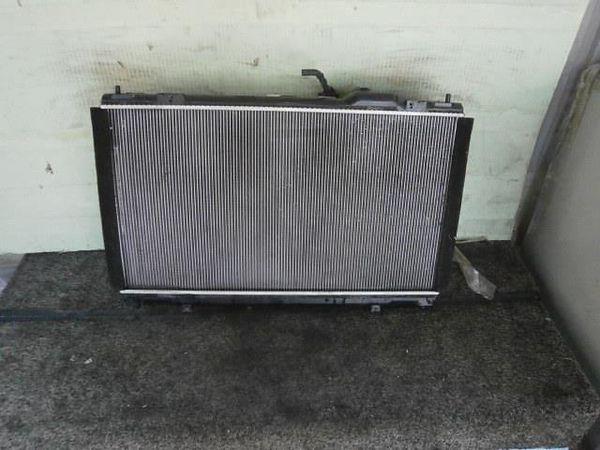 Toyota mark x 2012 radiator [1e20400]