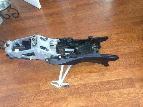 07 08 2007 2008 suzuki gsxr 1000 subframe pegs frame